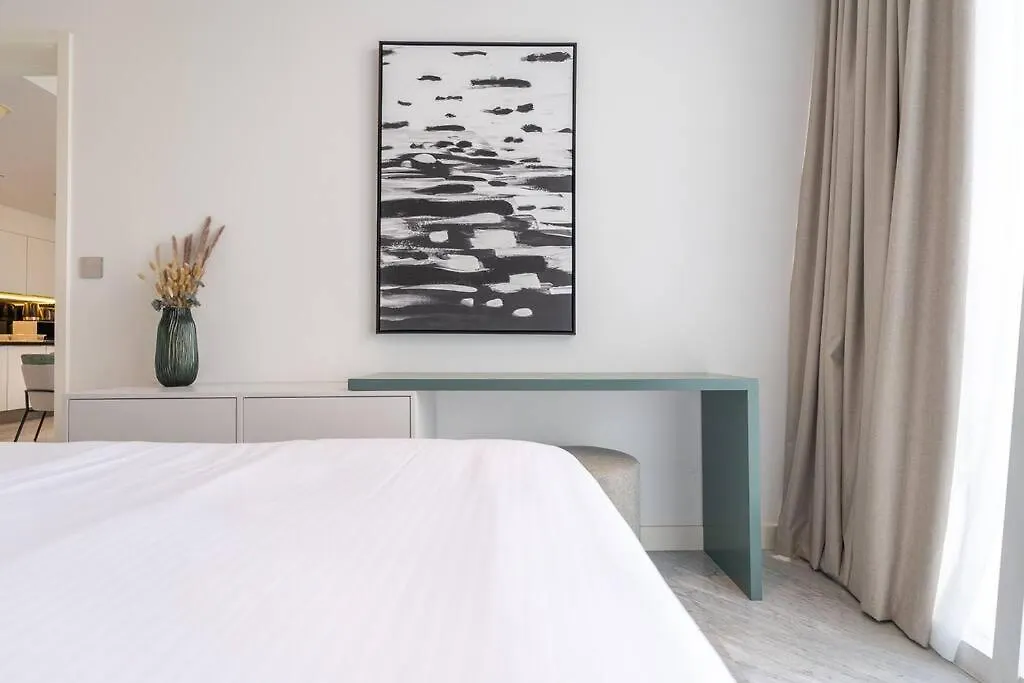 Cosmopolitan Apartment With Burj Khalifa View Dubai