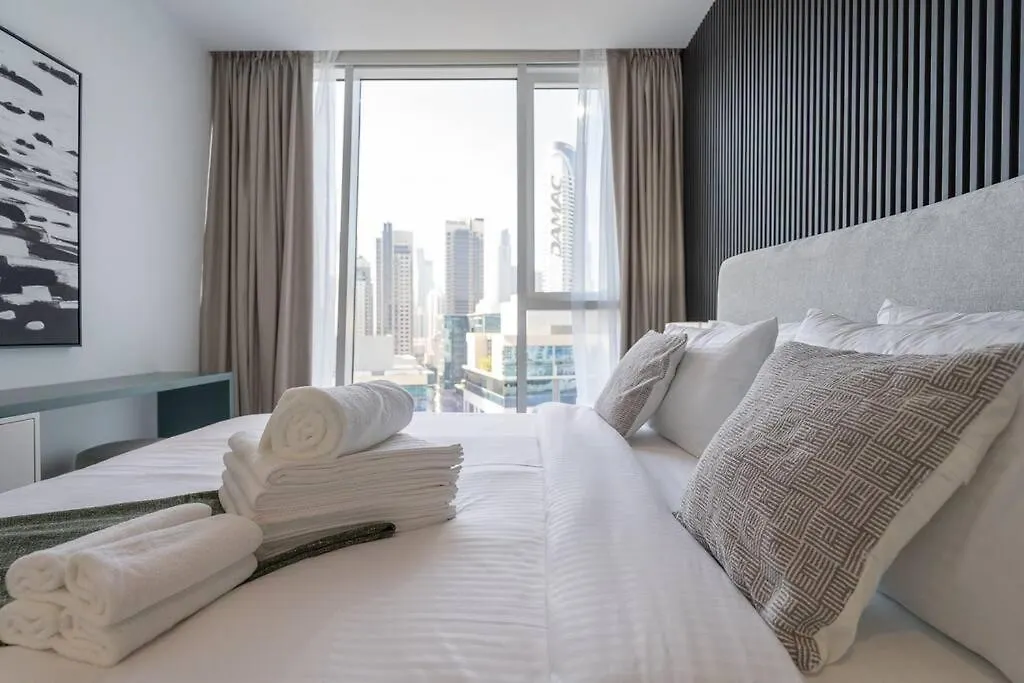 Cosmopolitan Apartment With Burj Khalifa View Dubai