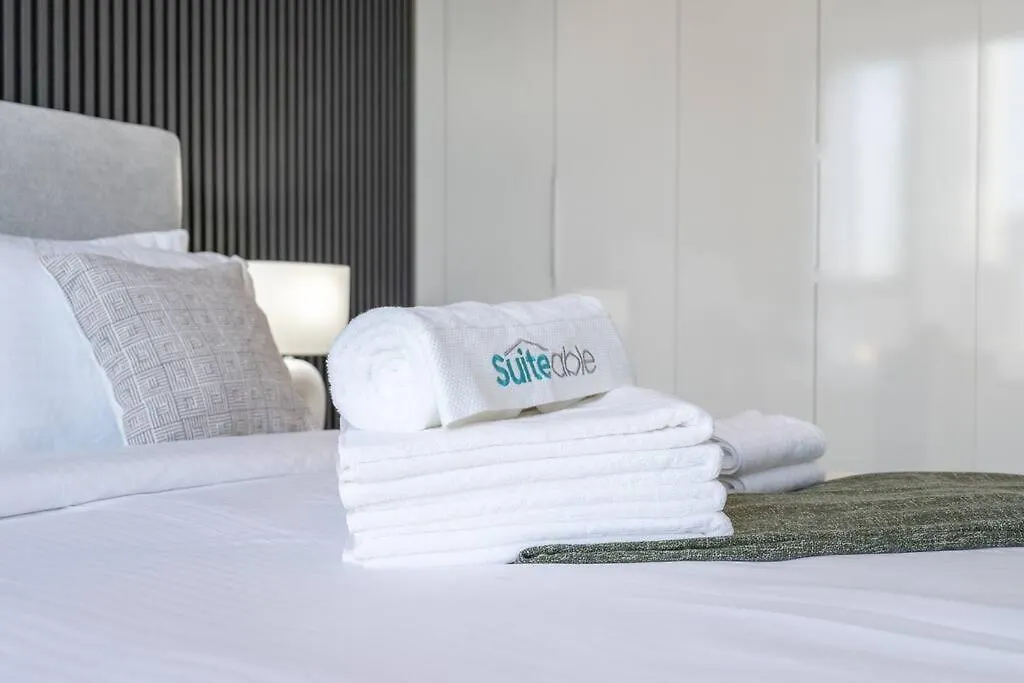 Cosmopolitan Apartment With Burj Khalifa View Dubai