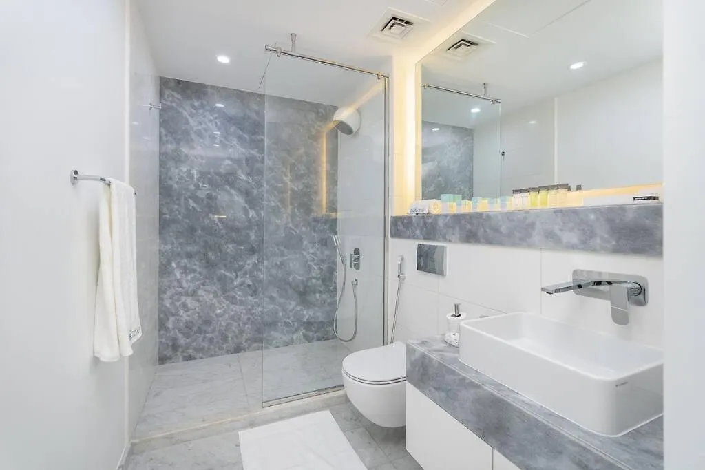 Cosmopolitan Apartment With Burj Khalifa View Dubai
