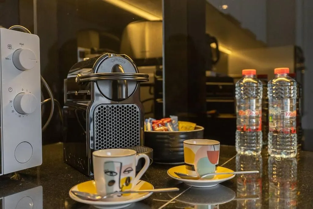 Cosmopolitan Apartment With Burj Khalifa View Dubai United Arab Emirates